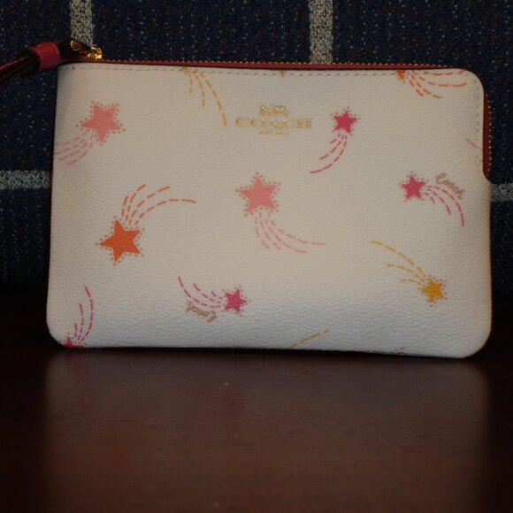 Coach Corner Zip Wristlet with Shooting Star Print EXCELLENT CONDITON! - Picture 2 of 10